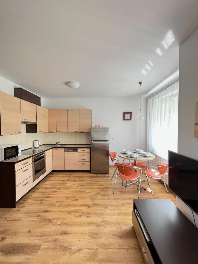 Apartament Z Garazem I Ogrodem Kolobrzeg Exterior photo